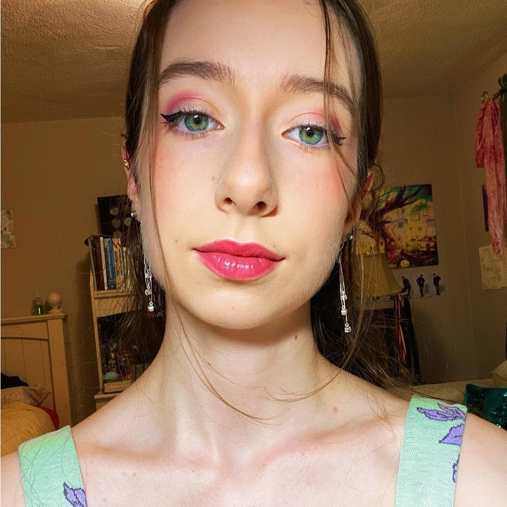 Meet your Posher, Ella